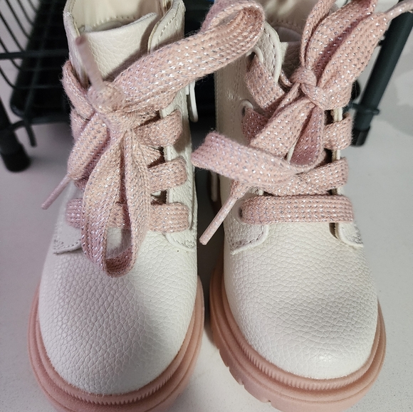 Cat and Jack toddler combat boots - Picture 3 of 5